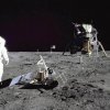 Разходка до Луната- само 1,5 млрд долара за двама
