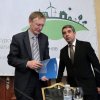 Еврокомисар посрещнат у нас с плакати "екопрестъпници"