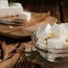   Забраняват на производителите на млечни продукти да преработват растителни мазнини