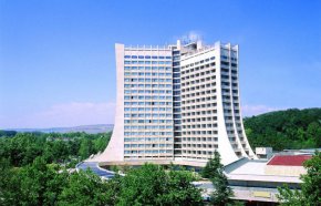 С 50М лв. преобразяват култов хотел