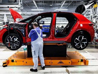 ЕК отмени забраната за бензинови и дизелови коли